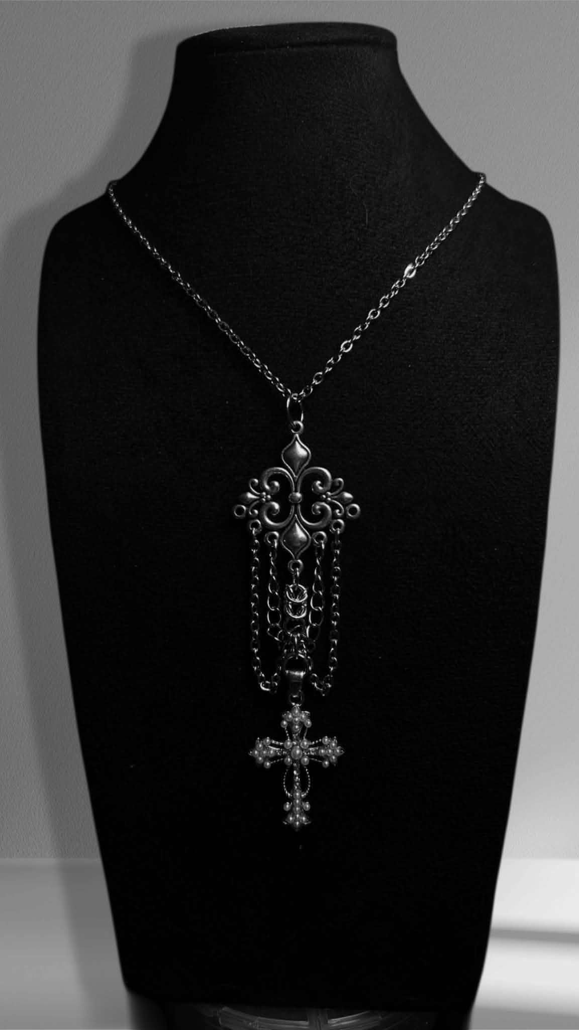 Antikes Hängekreuz-Design