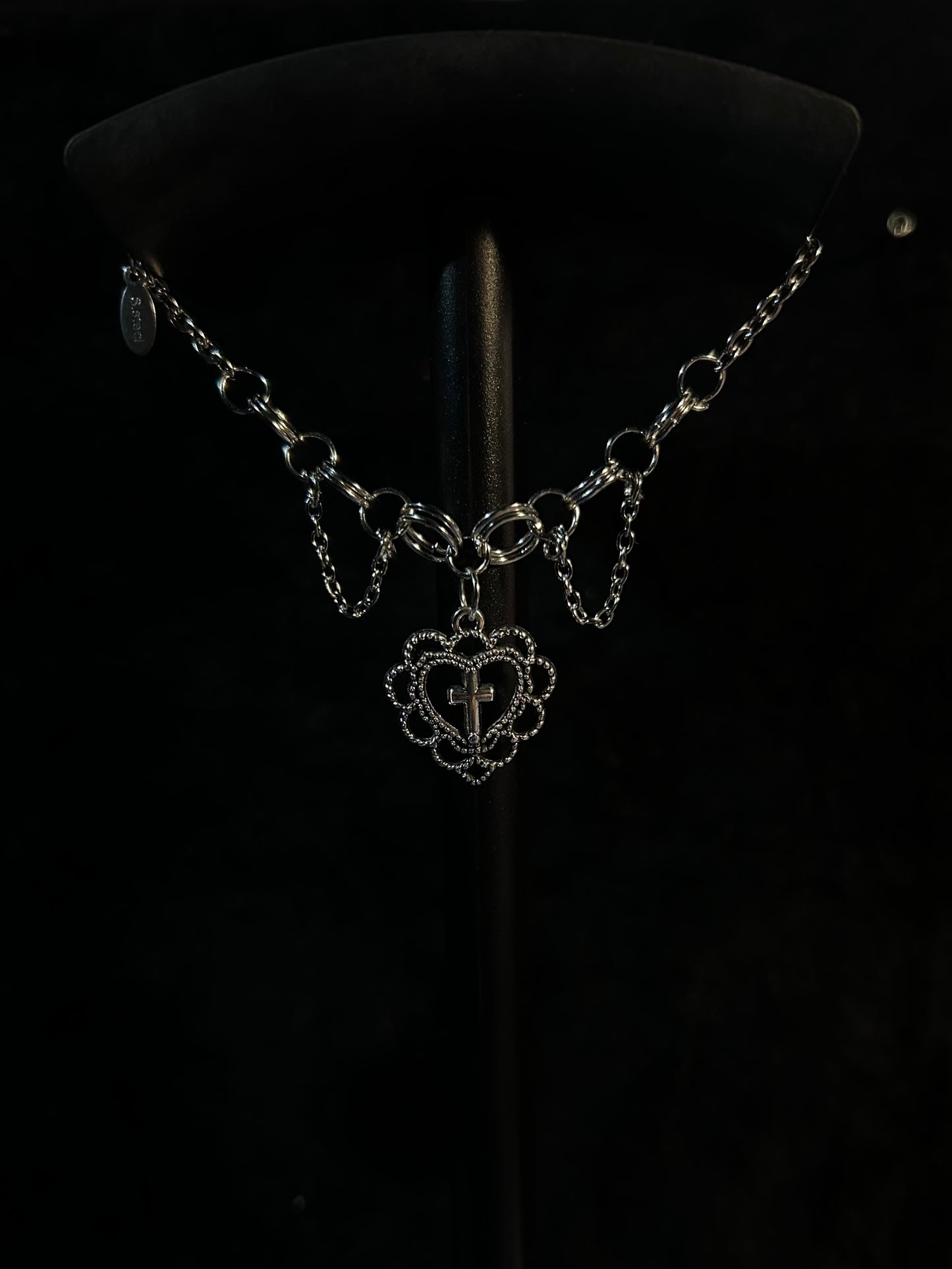 Armband mit Kette und Herzkreuz